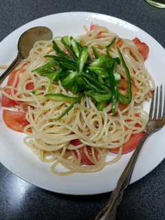 暑い日にはトマトとピーマンの冷製パスタ-レシピのメイン写真