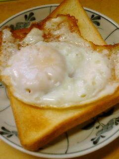 目玉焼きのせトースト-レシピのメイン写真