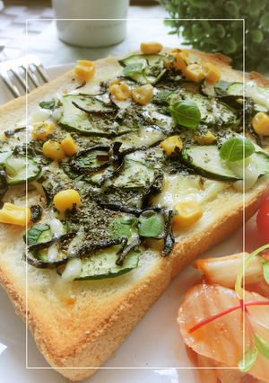 胡瓜×コーンの塩昆布バジルレモントースト-レシピのメイン写真