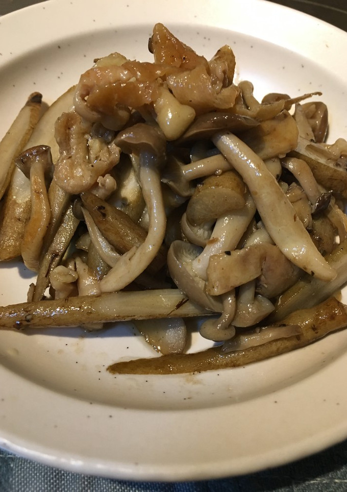 新ごぼうと鶏皮としめじ炒め-レシピのメイン写真
