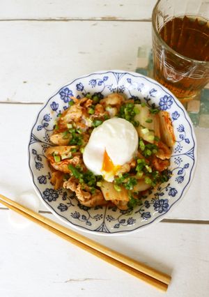 レンジで豚キムチ～温玉のせ-レシピのメイン写真