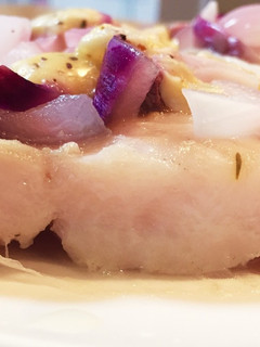 色鮮やかな白身魚のレンジ蒸し❁*+-レシピのメイン写真