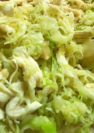 材料3つ♡キャベツと蒸し鶏のコンソメ和え-レシピのメイン写真