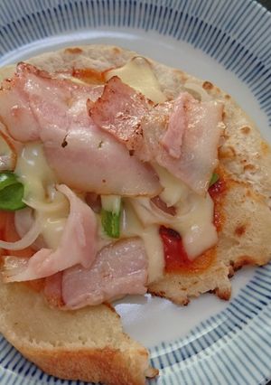 イースト入れ忘れ食パンをパリパリピザに♡-レシピのメイン写真