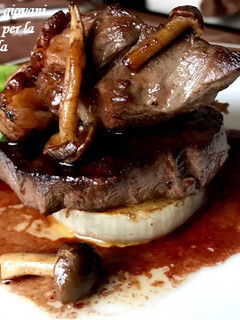牛肉ステーキ✨軽めの赤ワインソースで-レシピのメイン写真