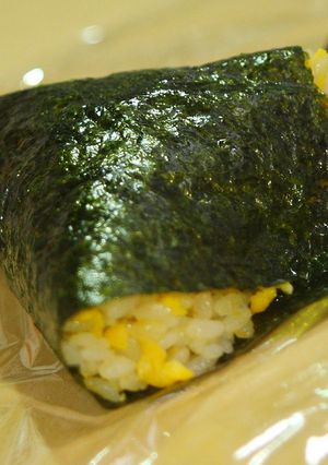 梅こぶチャーハンおにぎり-レシピのメイン写真