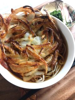玉葱のかき揚げ蕎麦-レシピのメイン写真