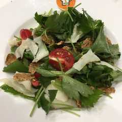 รูปของ チーズ&三つ葉サラダwithシリアル