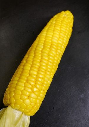 レンジで簡単!皮つき丸々とうもろこし蒸し-レシピのメイン写真