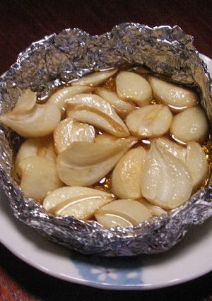 簡単おつまみ　まるごとにんにく焼きごま油-レシピのメイン写真