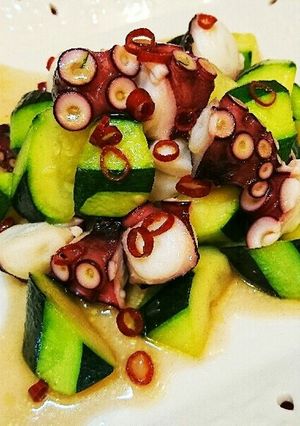 タコとズッキーニの♪ピリ辛☆昆布だし炒め-レシピのメイン写真