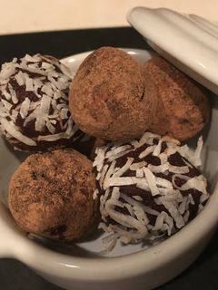 デーツでビューティーチョコレートボール-レシピのメイン写真