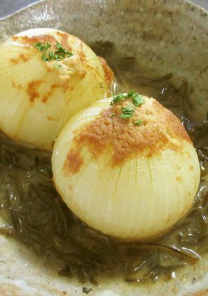 丸ごと玉葱と刻み昆布の味噌煮込み-レシピのメイン写真