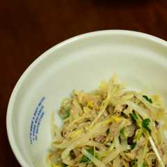 รูปของ 材料4つ!鯖缶利用でもやしのナムル