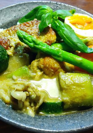 鶏手羽スープでグリーンカレー　-レシピのメイン写真