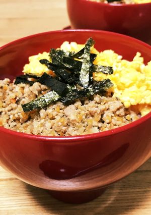 鶏そぼろ丼★人参玉ねぎ入り☆お弁当にも！-レシピのメイン写真
