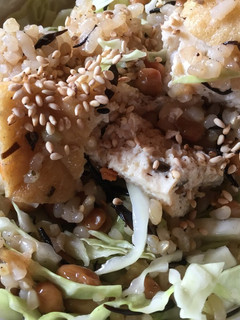 納豆・キャベツ・がんものサラダご飯-レシピのメイン写真