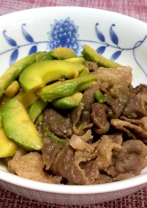 アボカドと牛肉のすき煮-レシピのメイン写真