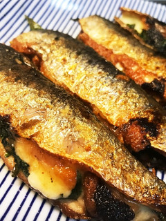 簡単絶品☆イワシの梅しそチーズの挟み焼き-レシピのメイン写真