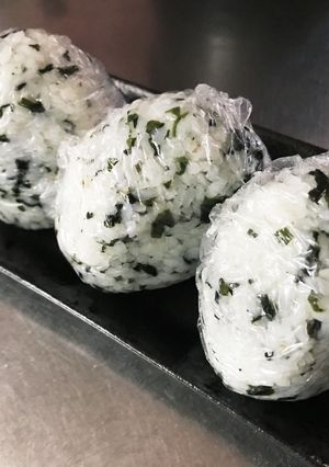 シソわかめオイルおにぎり-レシピのメイン写真
