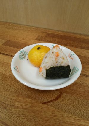 保育園の鮭おにぎり-レシピのメイン写真