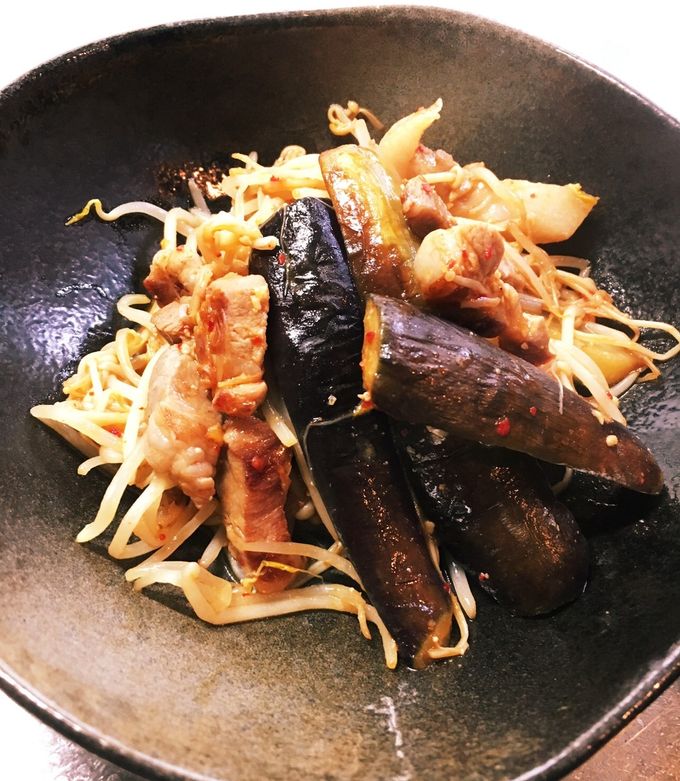 豚肉と夏野菜のコクとピリっ辛炒め by プレート 【クックパッド】 簡単