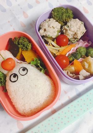 サクランボ乗せた小トトロ弁当-レシピのメイン写真