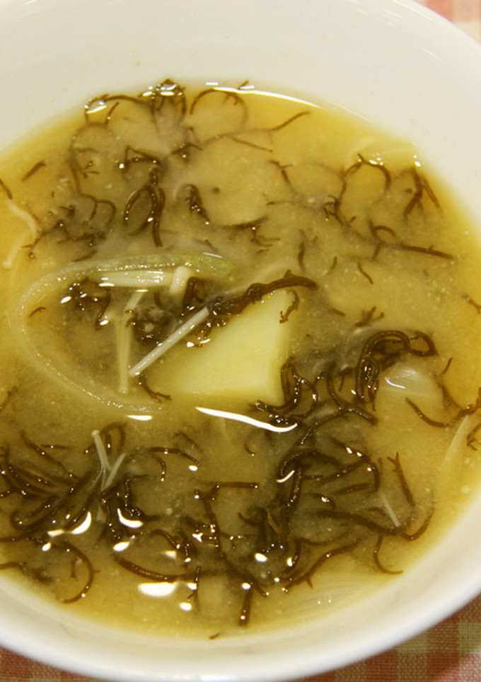 もずくのみそ汁【学校給食】-レシピのメイン写真
