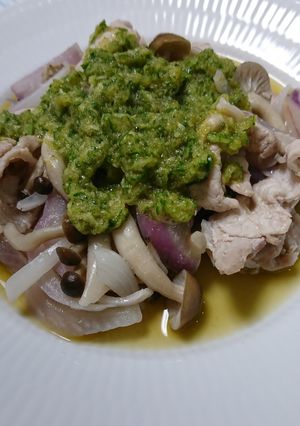 豚肉玉ねぎシメジを擦りおろし胡瓜ポンで♪-レシピのメイン写真
