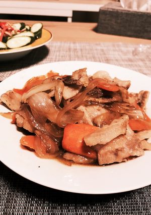 豚肉と玉ねぎ、にんじんの甘辛醤油炒め-レシピのメイン写真