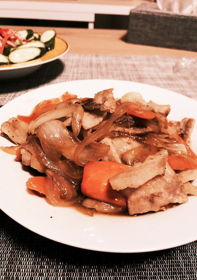 豚肉と玉ねぎ、にんじんの甘辛醤油炒め-レシピのメイン写真