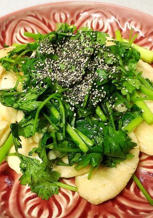 パクチーと鶏むね肉のピリ辛アジアンサラダ-レシピのメイン写真