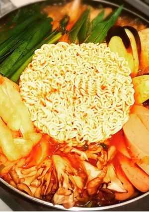 フライパンで簡単！辛ラーメンプデチゲ♡-レシピのメイン写真