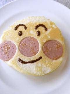 アンパンマンのホットケーキ☆ソーセージ-レシピのメイン写真