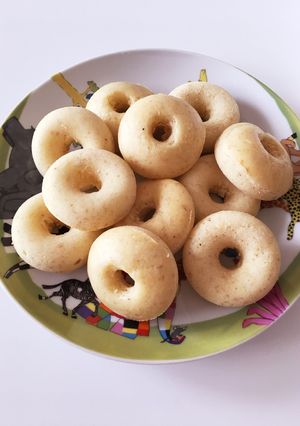 バナナとシナモンの焼きドーナツ-レシピのメイン写真