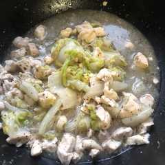 รูปของ 鶏胸肉と白菜のゆかり煮