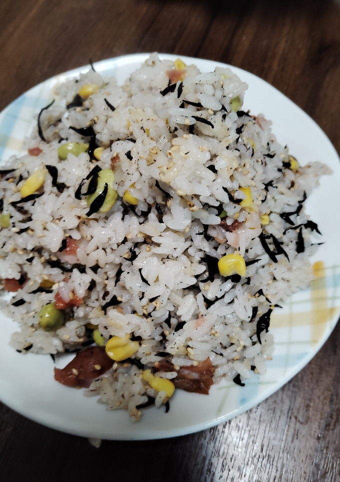 梅とひじきコーンと枝豆の炊き込みご飯-レシピのメイン写真