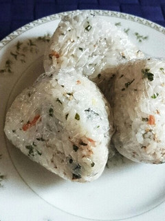 梅しそチーズのおにぎり-レシピのメイン写真