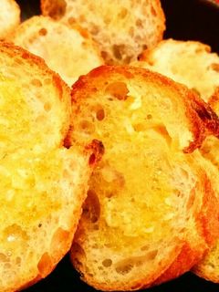 フランスパンのガーリックトースト-レシピのメイン写真