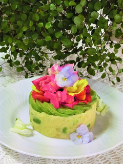 お花のアボカドタラモサラダケーキ-レシピのメイン写真