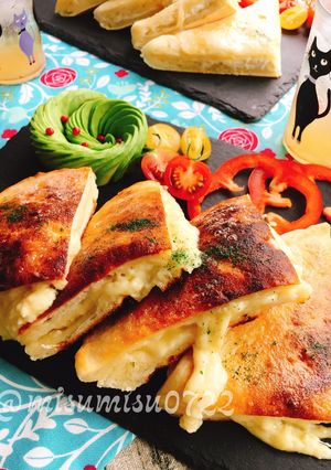 チーズとろりんフライパン焼きチーズナン-レシピのメイン写真