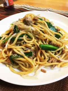 簡単♪節約♪ニラそぼろしょうゆ焼きそば-レシピのメイン写真