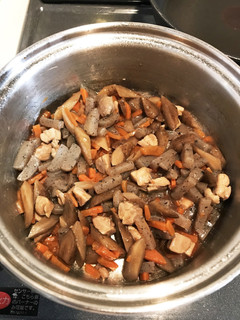 実家の鶏肉とごぼうの混ぜご飯-レシピのメイン写真