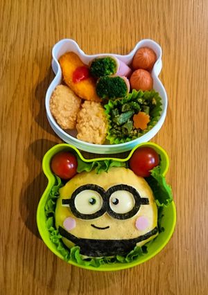 簡単 ミニオンズ オムライス キャラ弁-レシピのメイン写真
