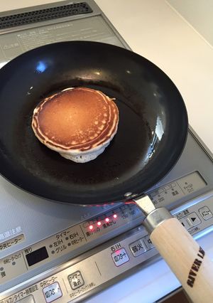 意外に簡単、IHで自家製ホットケーキ-レシピのメイン写真