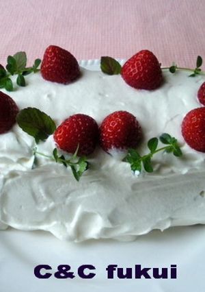 キャラメルスポンジの苺ショートケーキ-レシピのメイン写真