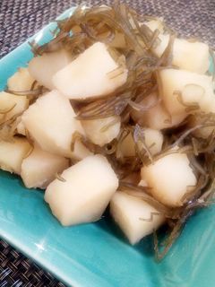懐かしの母の味★馬鈴ときざみ昆布の甘辛煮-レシピのメイン写真