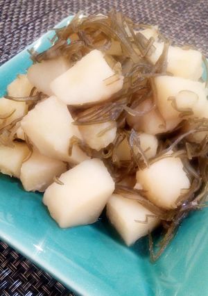 懐かしの母の味★馬鈴ときざみ昆布の甘辛煮-レシピのメイン写真