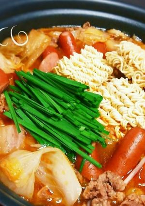 インスタントラーメンで簡単♪プデチゲ風鍋-レシピのメイン写真