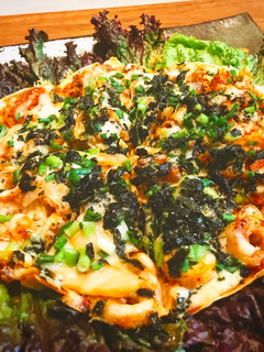 餃子の皮ピザ☆豚キムチーズ-レシピのメイン写真